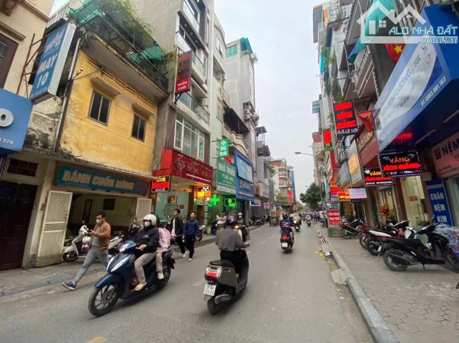 BÁN ĐẤT TẶNG NHÀ 2T, SÁT CHỢ HÀ ĐÔNG, DT 48M2, MT 3.7M, GIÁ 13.5 TỶ, KINH DOANH SẦM UẤT