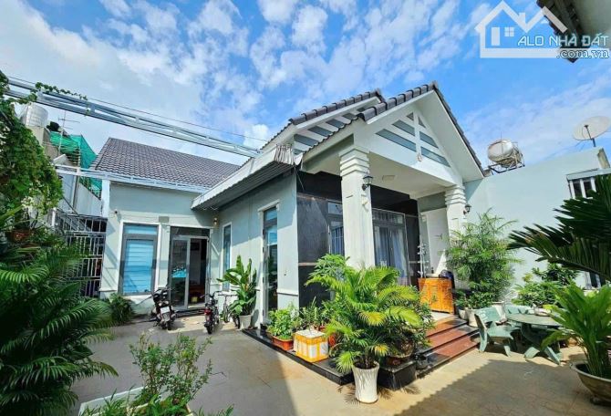 Bán nhà mái thái hơn 250m2 trảng dài ngay nhà thờ thái an giá tốt quá rẻ ạ