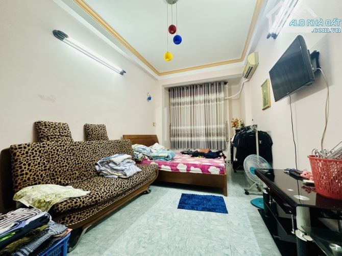 Bán nhà mặt tiền chợ Nhị Thiên Đường(6.2.15) 4 lầu  Hoàng Minh Đạo phường 5 quận 8