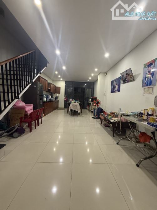 NHÀ 3 TẦNG PHỐ TÂY SÁT BIỂN - AN THƯỢNG - 90M2 - CÒN MỚI - CHỈ 13,8 TỶ TL