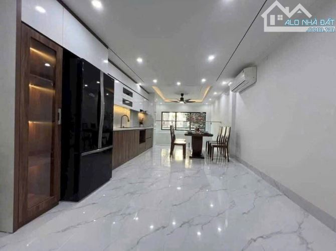 Nhà Châu Đài – 5 Tầng Đẹp Không Tì Vết – Mặt Tiền Siêu Khủng 6M – Sát Quận Ủy – Nhỉnh 5 Tỷ