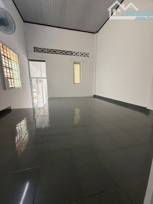 Bán nhà góc 2 mặt tiền kinh doanh đường Phạm Ngũ Lão đường rộng 24m
