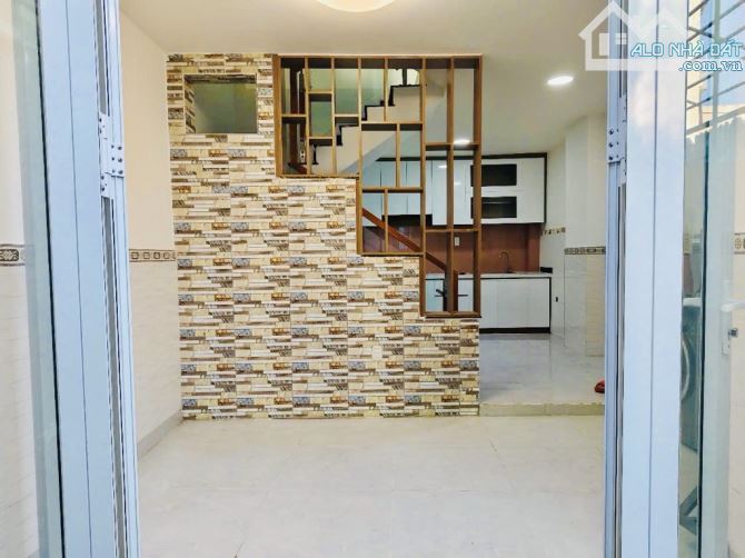 quận 8 ,nhà 4 tầng, hẻm ba gác ,ngang 4m ,nhỉnh 3,x tỷ