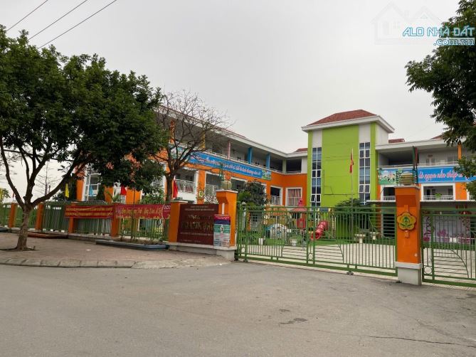 128M2.    MT:6,5M.   CỨ KHỐI -LONG BIÊN.  ĐẤT HIẾM ,RẺ,RỘNG,SỔ ĐỎ ,Ô TÔ TẢI VÀO ĐẤT KHÔNG