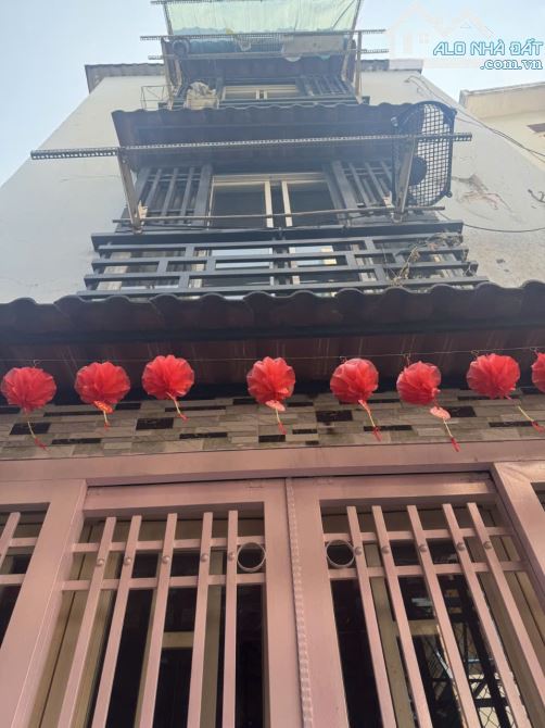 Quận 6,chỉ 2 t.ỷ hơn, Nhà đẹp 3 tầng, dtsd 60m2,giá rẻ