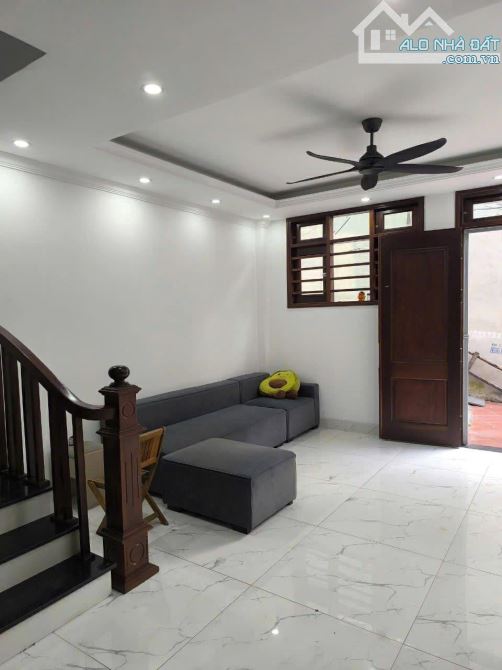 Bán nhà Nguyễn Văn Cừ 36m x 5 tầng giá 6,4 tỷ