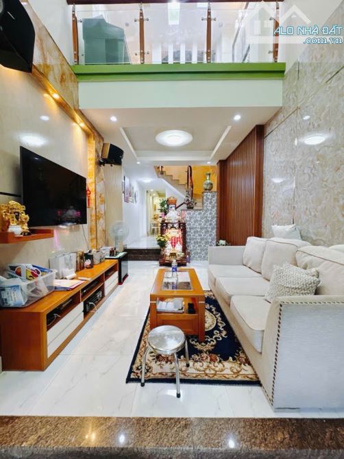 NHÀ ĐẸP 3 TẦNG 3.5X19M, TÔN ĐẢN P8 QUẬN 4, NỞ HẬU ĐẸP TÀI LỘC-SH HC-CHỈ 6.49T TL