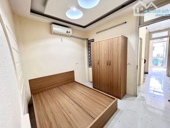Đường Láng ( không quy hoạch ) Diện tích : 43m - mặt tiền 5m - Giá 10.3 tỷ