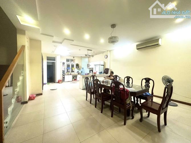 Toà nhà đường Phan Đăng Lưu (Hầm + 6 Lầu DT: 8,2mx26m). Giá 36 tỷ - 10