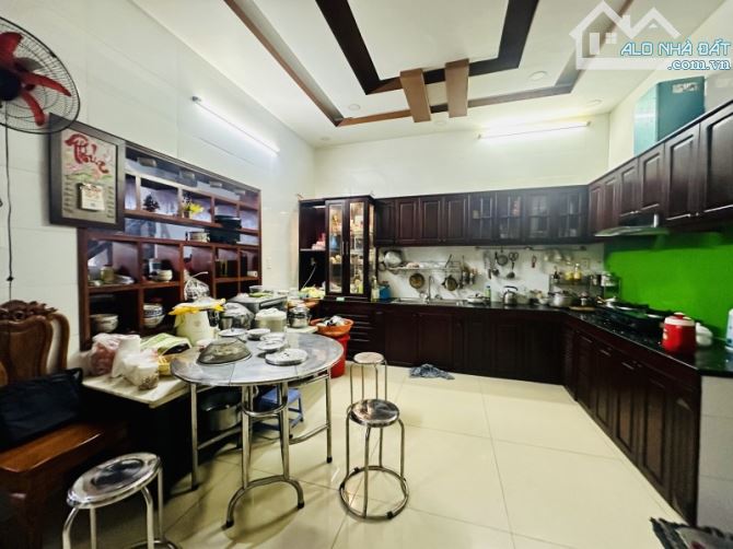 Bán nhà mặt tiền chợ Nhị Thiên Đường(6.2.15) 4 lầu  Hoàng Minh Đạo phường 5 quận 8 - 1