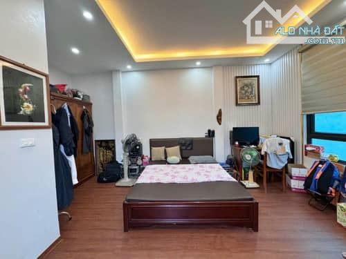 8 tỷ nhà 5tang 31m2 mt3,9m lô góc ô tô  tại đống đa - 1