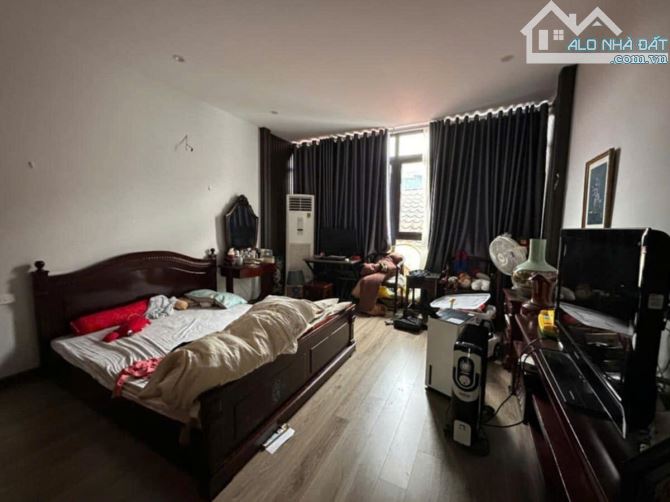 Mặt phố Hàng Bài hiếm bán 55m2, 2 tầng, mt 5m, 45 tỷ gần Hồ Hoàn Kiếm, kinh doanh sầm uất - 1