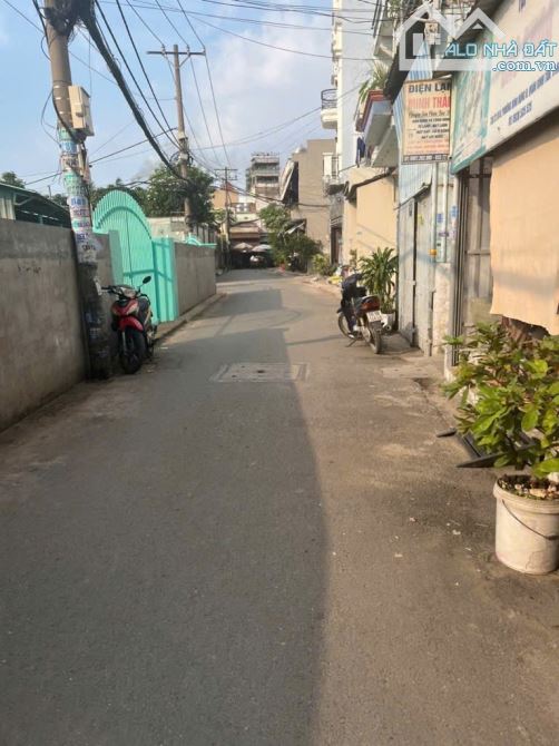 HIẾM ĐẤT QUỐC LỘ 1A - GIÁP TÂN PHÚ - 166M2 - NGANG HƠN 8M - NHỈNH 3 TỶ. - 1