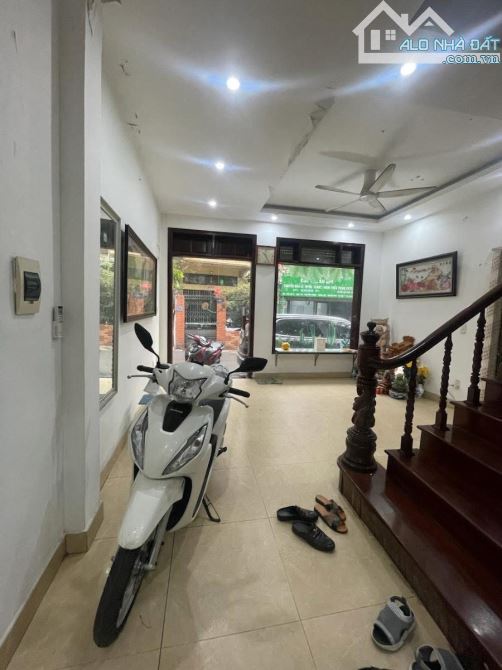 BÁN NHÀ TTQ.HOÀNG MAI-GIÁP BÁT-TRƯƠNG ĐỊNH DT45m2 5 TẦNG GIÁ14.2TỶ - 1