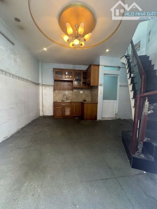 Quận 6,chỉ 2 t.ỷ hơn, Nhà đẹp 3 tầng, dtsd 60m2,giá rẻ - 1