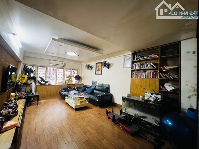 Nhà Hiếm sát Hồ Đền Lừ, Gara 7 chỗ, Lô góc, giá tốt 55m2 giá chào 15.8 tỷ - 1