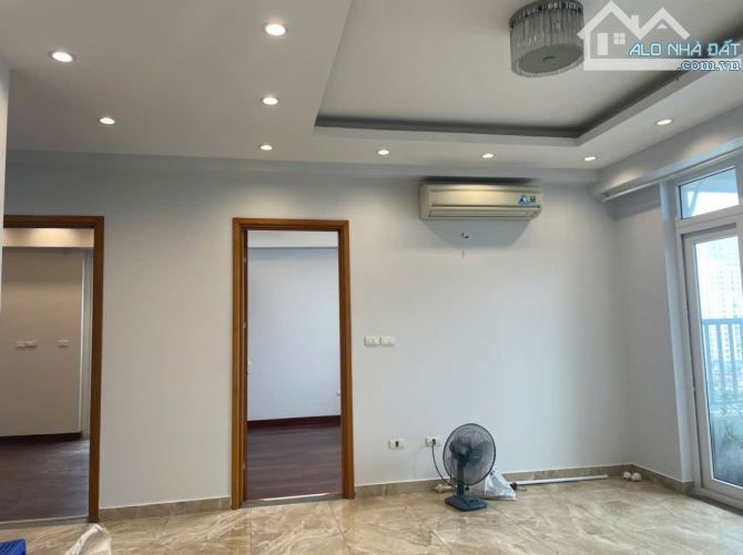 Nhanh tay sở hữu căn hộ chung cư Lô góc 3PN + 2WC, diện tích 108m2 tại Thành Thái, Dịch Vọ - 1