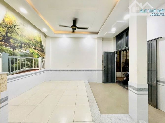 Nhà đẹp Thống Nhất - Hơn 5 tỷ - Hẻm xe hơi đậu cửa - 3 tầng 3PN- vào ở ngay - 1