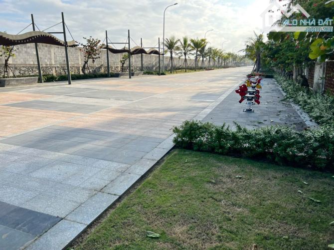 Bán đất đường Đông Hải 5 Khu Biển Tân Trà gần Nguyễn Thần Hiến ngay lối xuống bãi tắm - 1