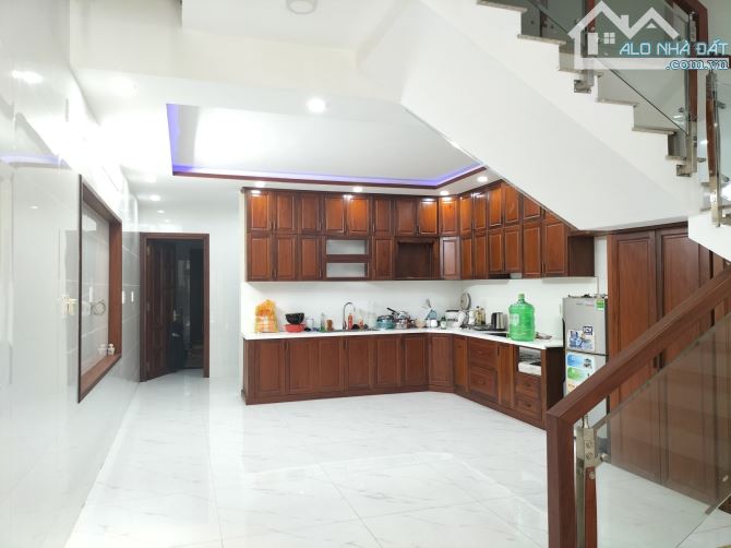 💥BÁN NHÀ 3 TẦNG FULL MỚI. NHỈNH 6 TỸ. SÁT LÔ GÓC NGUYỄN ĐÌNH TRỌNG – BẠCH THÁI BƯỞI. - 2