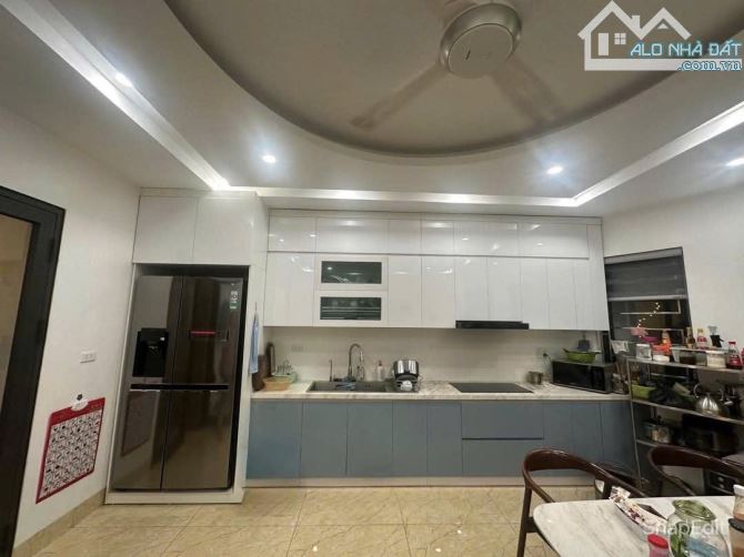 BÁN NHÀ PHÂN LÔ MAI DỊCH – GARA_2 Ô TÔ TRÁNH – KINH DOANH– 50M2 x 5T – GIÁ CHỈ 17.4 TỶ - 2