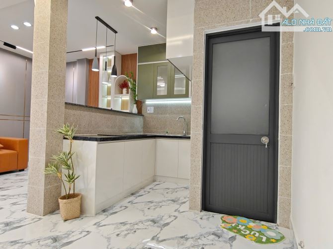 🔴 MINI --DTSD: 36M2 -2TẦNG- GẦN TRƯỜNG ĐẠI HỌC - 2