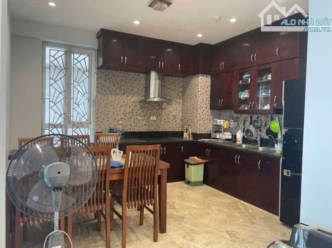 Nhanh tay sở hữu căn hộ chung cư Lô góc 3PN + 2WC, diện tích 108m2 tại Thành Thái, Dịch Vọ - 2
