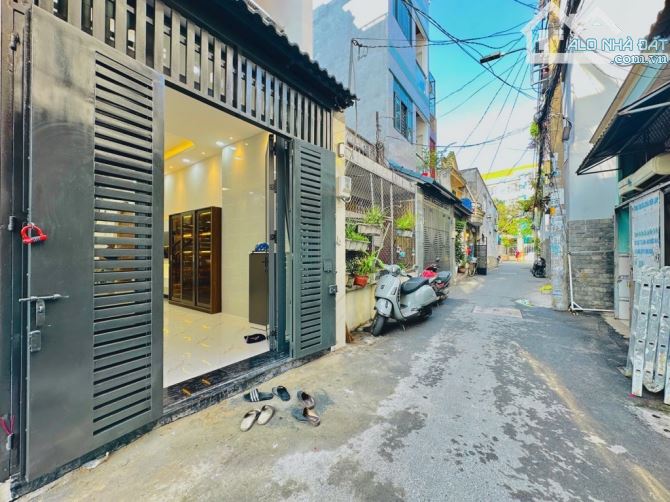Nhà full nội thất 47m2 - Hẻm xe hơi thông - 5,9 Tỷ - 2