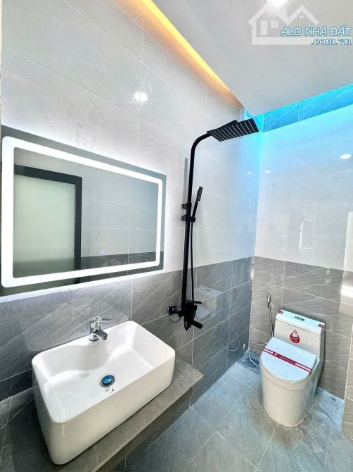Bán nhà mới xây, ngay ngã 4 Tân Phong - 2