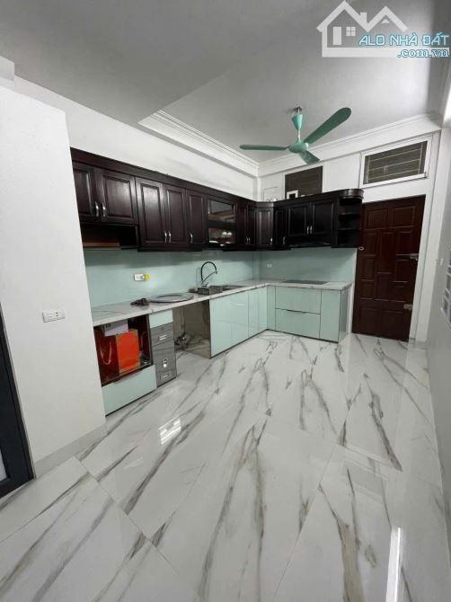BÁN NHÀ LÔ GÓC 3 THOÁNG SÁT HỒ 16 TỶ 35m 4 TẦNG MT 3,2m Ô TÔ ĐỖ CỬA TRÍCH SÀI TÂY HỒ - 2