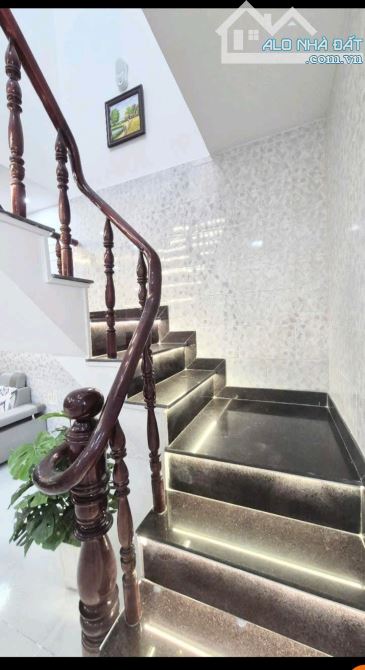 BÁN NHÀ ĐẸP 2 MẶT HẺM–.GẦN MẶT TIỀN NGUYỄN THỊ TẦN P2 Q8– GẦN CHỢ RẠCH ÔNG 3.7 × 10 - 3