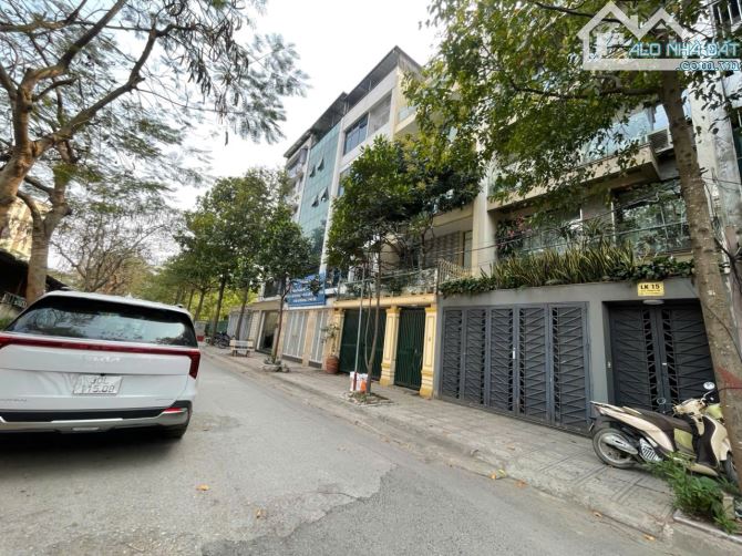 NHÀ PHÂN LÔ 2 MẶT NGÕ 26 TỶ 81m 5 TẦNG MT 6m VỈA HÈ Ô TÔ TRÁNH RESCO CỔ NHUẾ BẮC TỪ LIÊM - 3