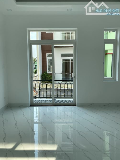 Nhà 1 trệt 2 lầu 4PN ở Võ Văn Hát Q9 143m2 sàn sổ hồng riêng giá rẻ - 3