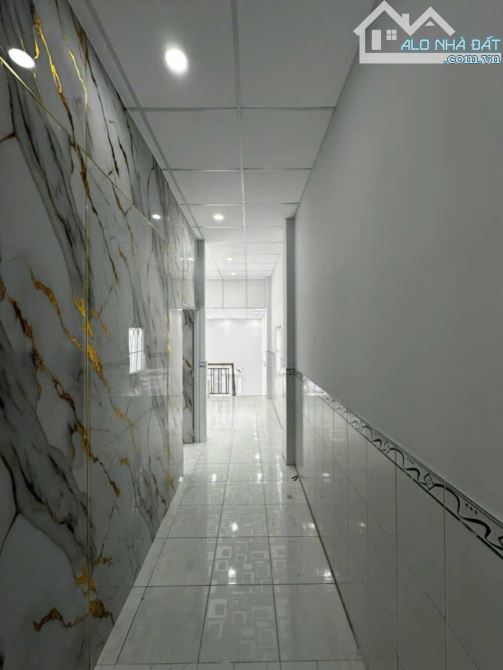 Hàng Siêu Ngôp Củ Cần Bán nhanh Căn nhà ở Huỳnh thị  mài 112m2 Sổ hồng Riêng Hóc môn - 3