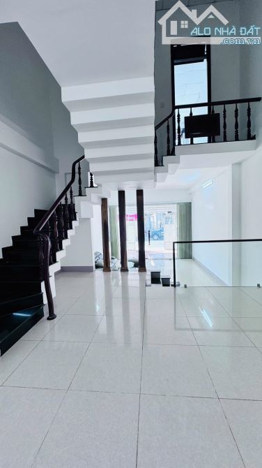 Bán căn nhà Mê mặt tiền đường Hùng Vương phường Tân Lập 5x20 full thổ cư giá 6,2 tỷ - 3