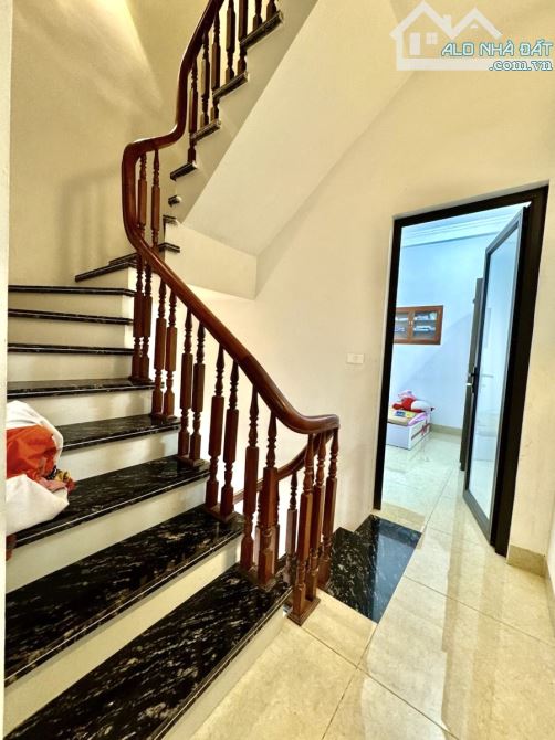 Nhà đẹp Cầu Giấy 38m2*5T kd, ô tô, 2 thoáng full nt ở ngay 8tỷ hơn. - 3