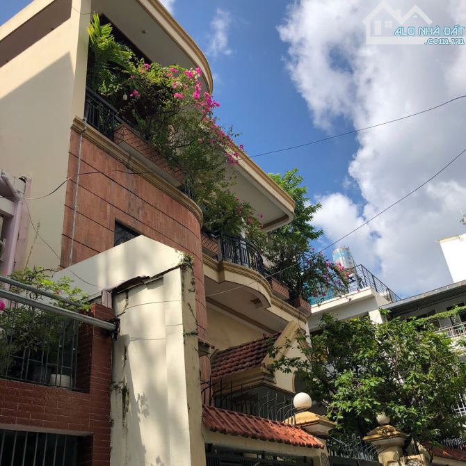 Mặt tiền hụt nguyễn thông ngang 8m nở hậu 8.5m 5 tầng có thang máy giá đẹp quận 3 - 4