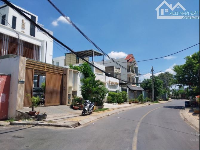 Bán nhà  biệt thự hồ bơi nước mặn– Diện tích sàn 369m2– Mặt tiền Tân Xuân 1, Hóc Môn – - 4