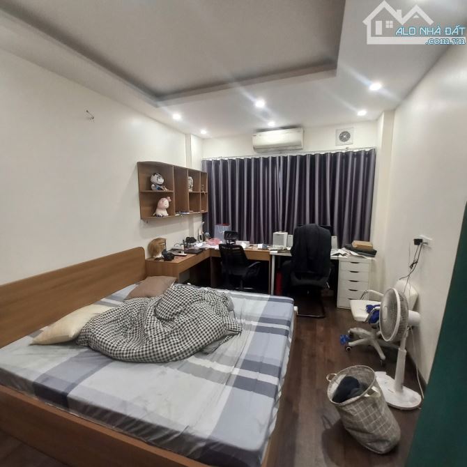 LÔ GÓC Ô TÔ QUA NHÀ GẦN Ô TÔ TRÁNH- LA KHÊ HÀ ĐÔNG 5 TẦNG GIÁ HƠN 6 TỶ - 4