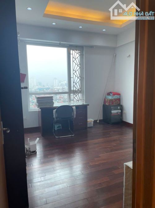 Nhanh tay sở hữu căn hộ chung cư Lô góc 3PN + 2WC, diện tích 108m2 tại Thành Thái, Dịch Vọ - 4