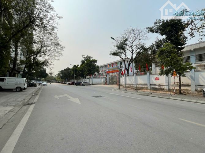 NHÀ PHÂN LÔ 2 MẶT NGÕ 26 TỶ 81m 5 TẦNG MT 6m VỈA HÈ Ô TÔ TRÁNH RESCO CỔ NHUẾ BẮC TỪ LIÊM - 5