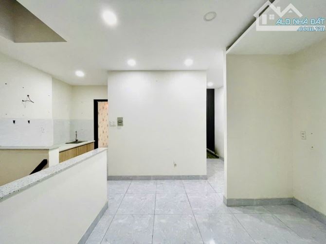 Nhà đẹp Thống Nhất - Hơn 5 tỷ - Hẻm xe hơi đậu cửa - 3 tầng 3PN- vào ở ngay - 5