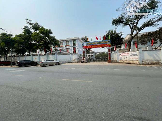 NHÀ PHÂN LÔ 2 MẶT NGÕ 26 TỶ 81m 5 TẦNG MT 6m VỈA HÈ Ô TÔ TRÁNH RESCO CỔ NHUẾ BẮC TỪ LIÊM - 6