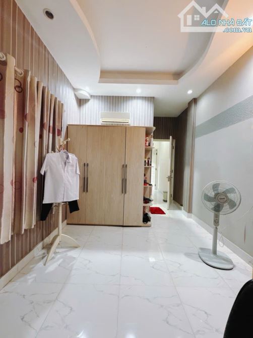 NHÀ ĐẸP 3 TẦNG 3.5X19M, TÔN ĐẢN P8 QUẬN 4, NỞ HẬU ĐẸP TÀI LỘC-SH HC-CHỈ 6.49T TL - 6
