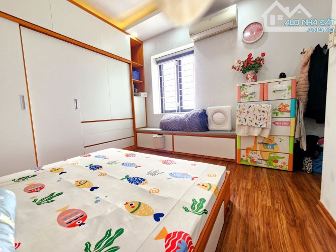 Giảm gần 1 tỷ, chủ cần bán gấp siêu phâm Cầu Giấy 97m2, 3Pn, lô góc, tặng nội thất - 6