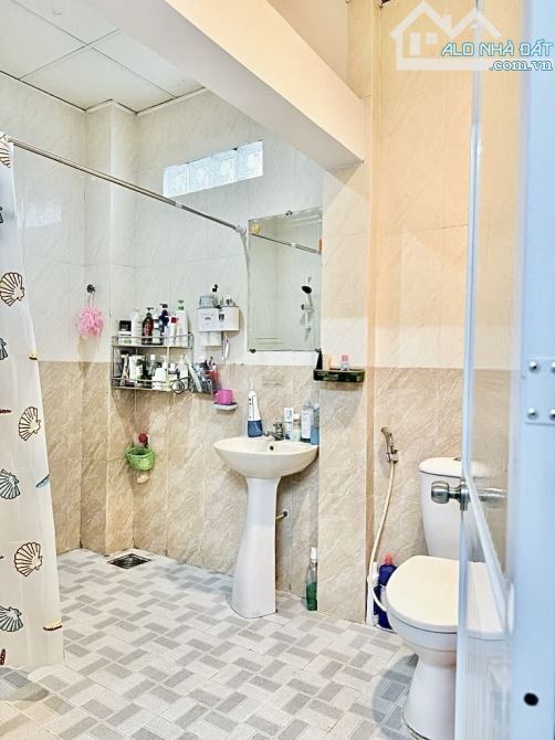 NHÀ VIP Q7 - 77m², Ô TÔ TRONG NHÀ,  7.1 TỶ TL - 9