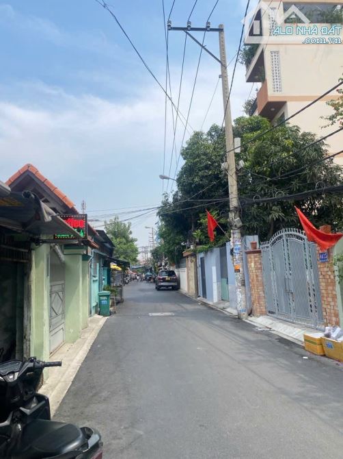 Bán CHDV 3 tầng,  Hẻm thông bàn cờ Bùi Văn Ba, dòng tiền ổn định, Nhỉnh 6 tỷ