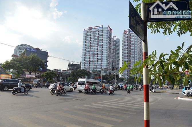 GIA ĐÌNH CẦN BÁN NHÀ TRONG NGÕ 2 MẶT THOÁNG CÁT LINH -ĐỐNG ĐA 5 TẦNG
