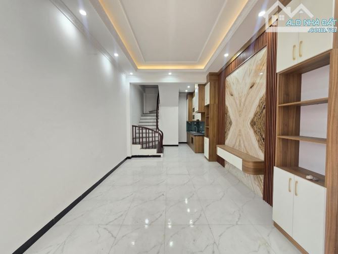 MẬU LƯƠNG 33M2 5 TẦNG 4 NGỦ GẦN PHỐ GẦN Ô TÔ 5,48 TỶ!