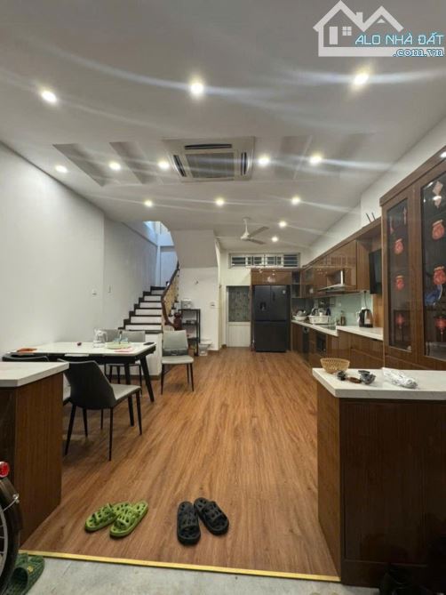 Bán nhà ngõ ô tô tránh Khương Trung, Thanh Xuân, 50m² x 5 tầng, giá chỉ nhỉnh 14 tỷ.